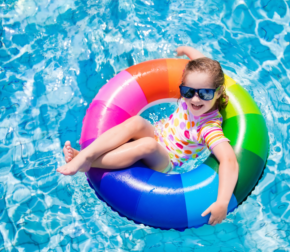 Clean pool from regular maintenance and pool filter services